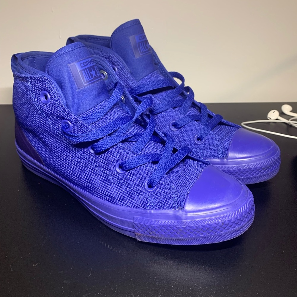 Blue converse